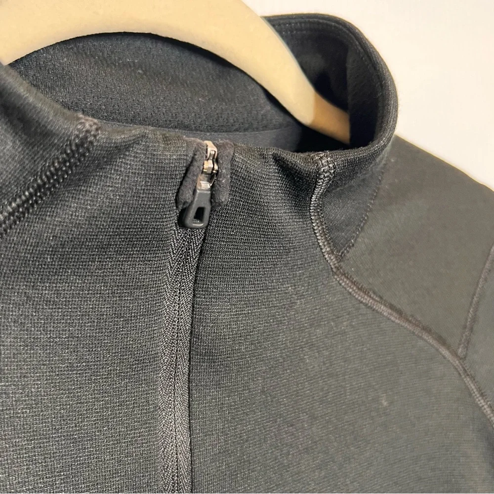 PATAGONIA Capilene 3‎ Midweight Zip-Neck Base Layer. Size Medium